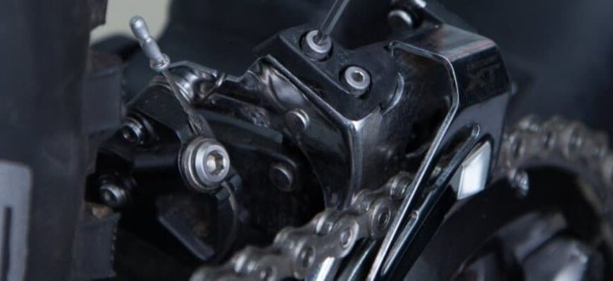 Как настроить передний переключатель скоростей Shimano на горном велосипеде 7 как правильно установить передний переключатель скоростей на велосипеде