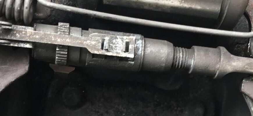 Автоматический регулятор барабанного тормоза: чистка и смазка 1 регулятор барабанного тормоза